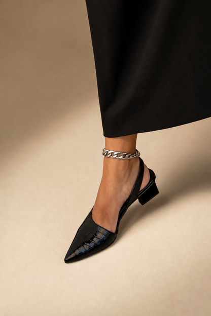 COLOR:black